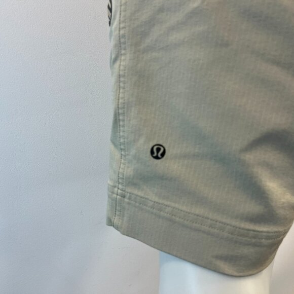 Lululemon Men's Khaki Cadence Shorts - Size 34 - Picture 7 of 9